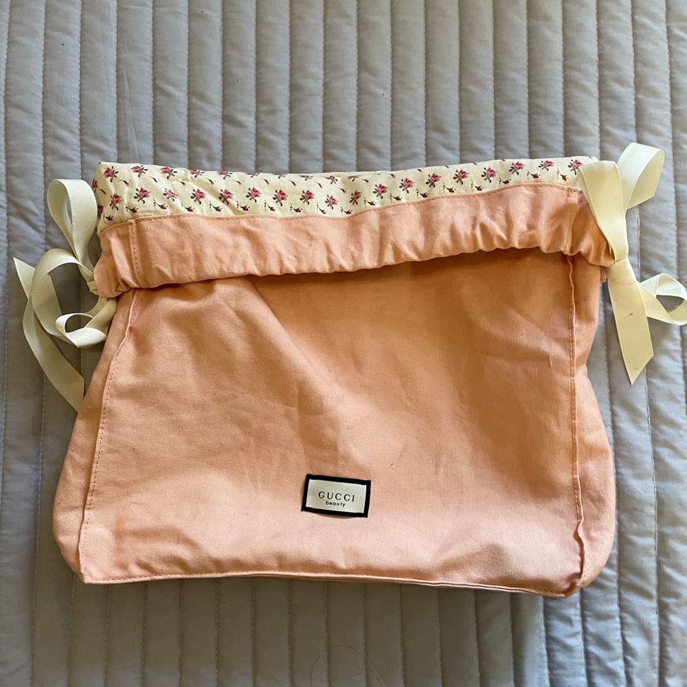 Gucci Beauty Reversible dust Bag with ribbon ties